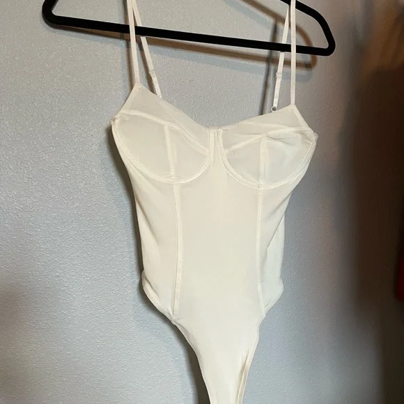 Princess Polly Underwire Bodysuit - Picture 2 of 8